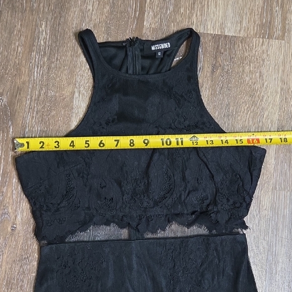 Missguided+ Black Lace Maxi Dress - Picture 10 of 15